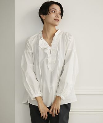 ＜INED L (Women/大きいサイズ)＞《大きいサイズ》　スタンドフリルブラウス（７１３３１８２８１１）