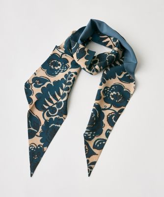 ＜SUPERIOR CLOSET (Women)＞《ＳＵＰＥＲＩＯＲ　ＣＬＯＳＥＴ》Ｓｌｉｍ　Ｂｌｕｅ　Ｆｌｏｗｅｒ　Ｓｃａｒｆ《Ｔａｐｉｓ　Ｎｏｉｒ》（７１４０２８４６１６）