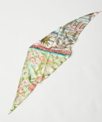 《ＦＡＶＯＲＩＴＥ》ダイヤ型スカーフ　コラージュジャングルフルーツ《ｍａｎｉｐｕｒｉ》（７１５０２８４３０４）