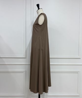 《大きいサイズ》フレアカットワンピース（７１５２１９２８０３）
