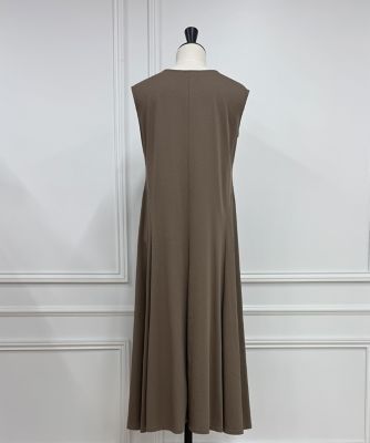 《大きいサイズ》フレアカットワンピース（７１５２１９２８０３）