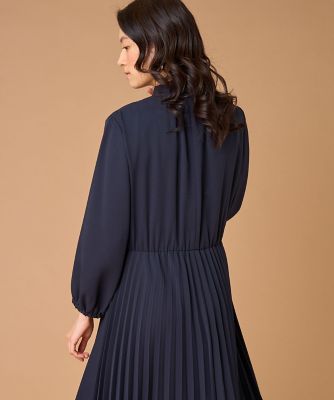 ボウタイ付きプリーツワンピース（7161121004） | INED