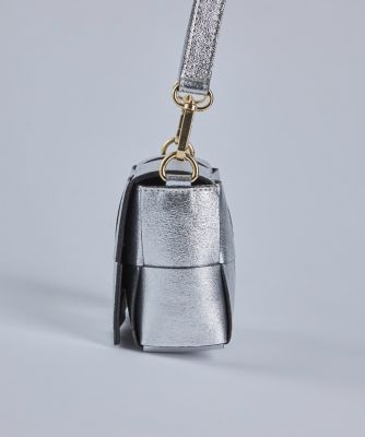 スクエアメッシュメタリックショルダーバッグ《MARLON