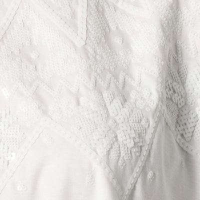 ノルディック柄スパンコール刺繍チュニックＴシャツ（０８２０ＥＹ２７）