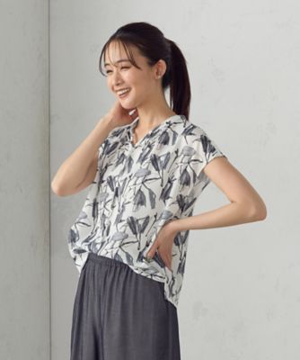 ＜COMME CA ISM (Women)＞ポリエステルデシンフラワープリント　キャップスリーブブラウス（１２１５ＩＫ１５）