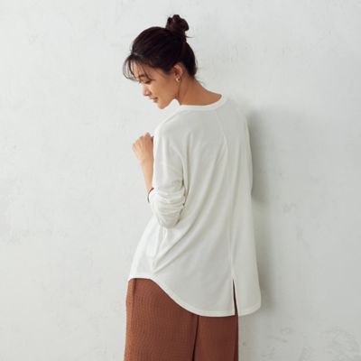 ＜COMME CA ISM (Women)＞スリット入り　長袖Ｔシャツ（１２６０ＣＹ０１）