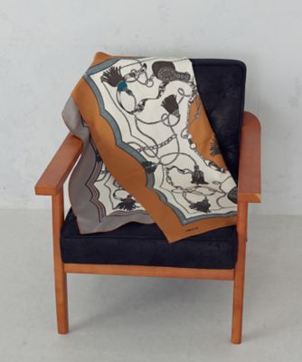 ＜COMME CA ISM (Women)＞【リバーシブル】タッセル大判スカーフ（１２８２ＲＭ０２）