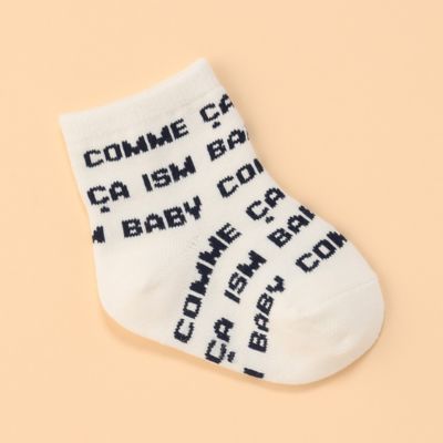 ＜COMME CA ISM (Baby&Kids)＞ロゴ総柄　クルーソックス（２３７４ＱＧ０４）