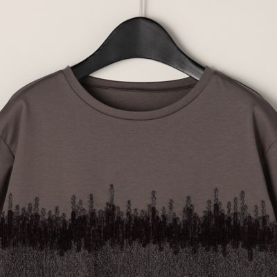 〔＋サイズ〕プレミアムスムース　テープ刺繍Ｔシャツ（２８８０ＴＡ０２）