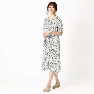 花柄プリント ガウンワンピース ｏｎｉｇｉｒｉ ５２１５ｈｌ８７ 三越伊勢丹オンラインストア 公式