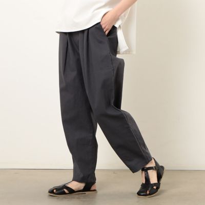 ＜COMME CA ISM (Women)＞コットンリネン　タック　テーパードパンツ（５２５２ＰＣ７５）