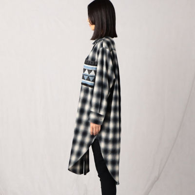 β (Women) オンブレーシャギーロングシャツ