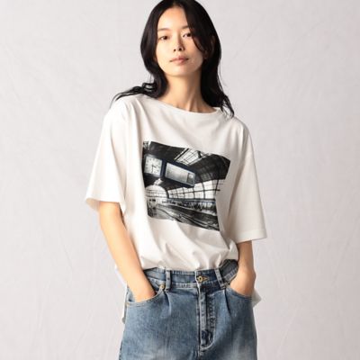 ＜β (Women)＞アムステルダム中央駅プリント　Ｔシャツ（７７２０ＴＣ２４）