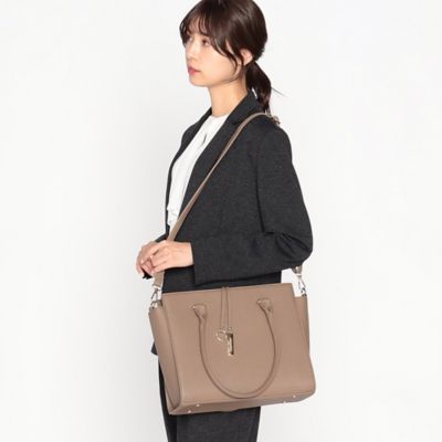 ＜MONO COMME CA (Women)＞ショルダー付き　ロゴプレートトート（９５２０ＢＥ２２）