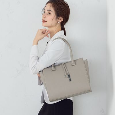 ロゴプレートトート（９５２０ＢＧ２２）