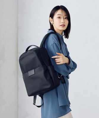 ＜MONO COMME CA (Women)＞ＰＣ対応リュック（９５２０ＢＫ０４）