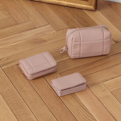キルティングデザイン　ラウンド２つ折り財布（９５３０ＷＥ０２）
