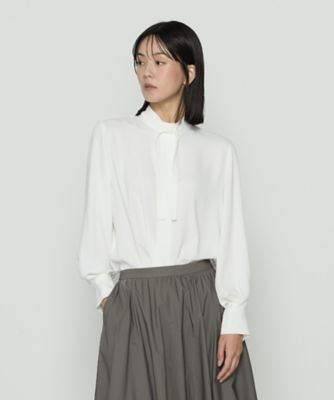 ＜COMME CA Sサイズ (Women/小さいサイズ)＞〔　Ｓサイズ　〕　マットサテン　タイ付　ハイネックブラウス（９６０４ＢＭ０１）