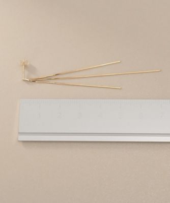 Ｋ１０コンパクトチェーン　フリンジ　スタッドピアス（２００１７６６８２９）