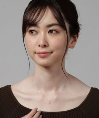 Ｋ１０ダイヤモンド　クラスター取巻き　オーバルネックレス（２００１８６００１７）