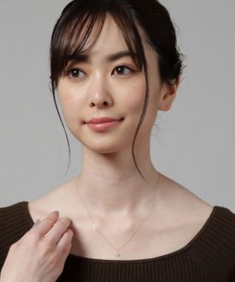 Ｋ１８ダイヤモンド　クラスター取巻き　ロータスネックレス大（２００１８６００１８）