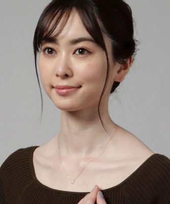 Ｋ１８ダイヤモンド　クラスター取巻き　スクエアネックレス大（２００１８６０２６５）