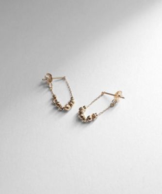＜COCOSHNIK (Women)＞Ｋ１０ランダムカットビーズ　チェーンフープピアス（２００２１０３１０３）