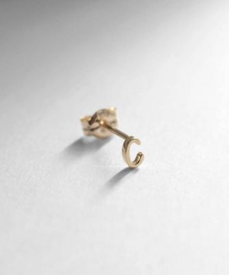 ＜COCOSHNIK (Women)＞【ＷＥＢ限定】Ｋ１０イニシャルＣ　スタッドピアス（片耳用）（２００２１２８９６１）