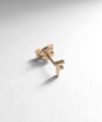 ＜COCOSHNIK (Women)＞【ＷＥＢ限定】Ｋ１０イニシャルＦ　スタッドピアス（片耳用）（２００２１２８９６３）