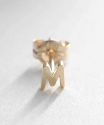 【ＷＥＢ限定】Ｋ１０イニシャルＭ　スタッドピアス（片耳用）（２００２１２８９７３）
