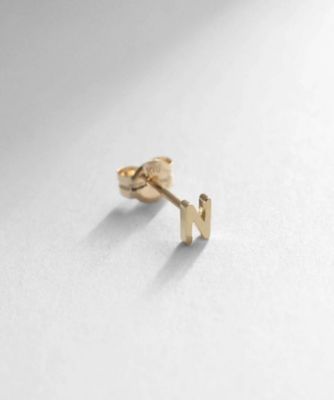 ＜COCOSHNIK (Women)＞【ＷＥＢ限定】Ｋ１０イニシャルＮ　スタッドピアス（片耳用）（２００２１２８９７４）
