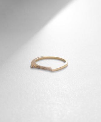 ＜COCOSHNIK (Women)＞Ｋ１０ダイヤモンド　スランティング　リング（２００２１８２７０４）