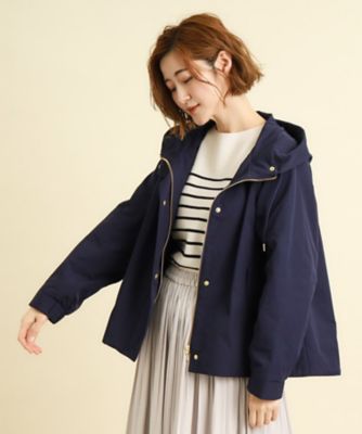 カジュアルすぎない大人マウンテンパーカー