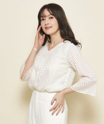 ＜COUP DE CHANCE (Women)＞【洗える／一枚着】華やかに着映えるフレアースリーブとジャカート素材のフェミニンブラウス（２００２２６４２１０）