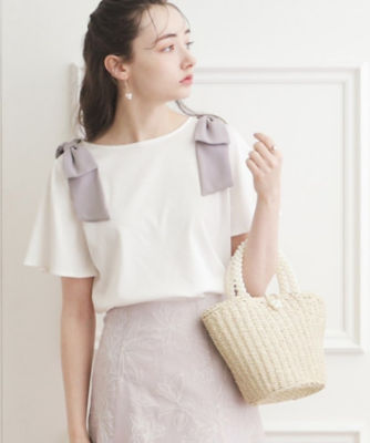 ＜COUTURE BROOCH (Women)＞新色追加【接触冷感／ＵＶ】肩リボンフレアーＴシャツ（２００２２６６５１３）