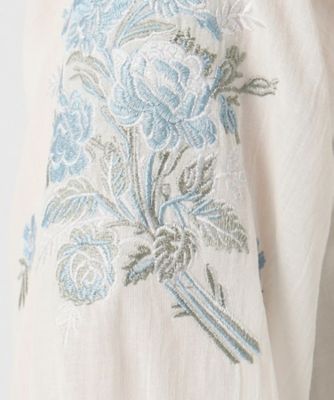 【刺繍入り／コットン１００％／洗える】エロンビーポージー柄ブラウス（２００２３３０３３３）