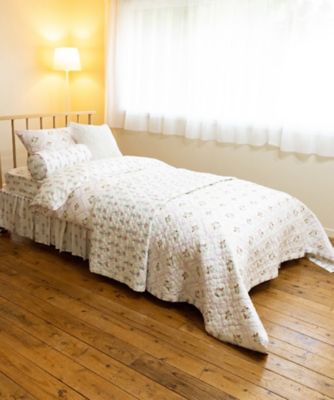 ＜LAURA ASHLEY＞ピンフォード　トレリス　柄　キルトマルチカバー　２００×２００ｃｍ（２００２３７６７７６）
