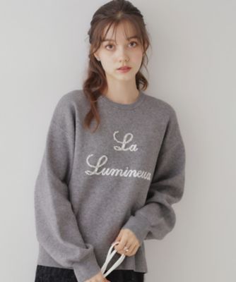 ＜COUTURE BROOCH (Women)＞【目を惹くきらめきニット】ビジューロゴニット（２００２４０５７５６）