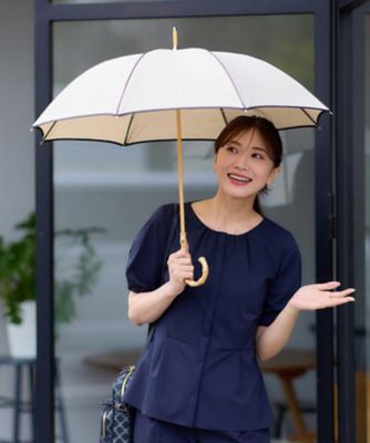 【晴雨兼用／紫外線遮蔽率９９％以上／雨の日もおしゃれに◎】バンブーハンドル長傘（２００２４１６２２８）