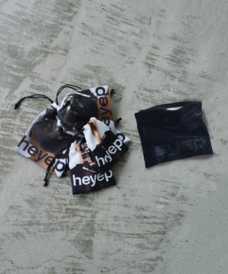 ｈｅｙｅｐ｜Ｓｉｌｋ　Ｓｑｕａｒｅ　Ｌａｒｇｅ　Ｓｃｒｕｎｃｈｉｅ（２００２４２６８４７）