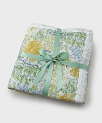 ＜LAURA ASHLEY＞バーンウッド柄　マルチカバー　２００×２００ｃｍ（２００２４２８１１２）