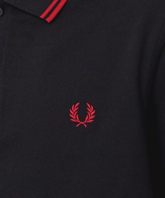 ＦＲＥＤ　ＰＥＲＲＹ（フレッドペリー）Ｔｈｅ　Ｔｗｉｎ　Ｔｉｐｐｅｄ　Ｓｈｉｒｔ（２００２４３０７８０）