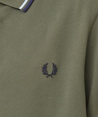 ＦＲＥＤ　ＰＥＲＲＹ（フレッドペリー）Ｔｈｅ　Ｔｗｉｎ　Ｔｉｐｐｅｄ　Ｓｈｉｒｔ（２００２４３０７８０）
