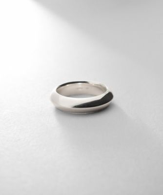 ＜COCOHNIK ONKITSCH (Women)＞シルバー　リッジリング（２００２４４３４３１）