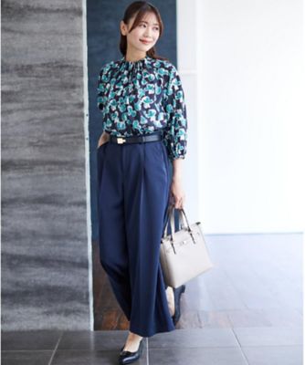 ジャケットのインナーにおすすめ◎】花柄タックデザインブブラウス