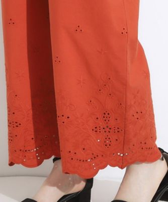 【Ｓ－ＬＬ】華やかさをプラスする　裾刺繍ストレートパンツ（２００２５０５６０１）