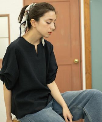 リネンライクキーネックタックスリーブブラウス【洗濯機洗い可／吸水速乾／接触冷感】（２００２５１９３６０）