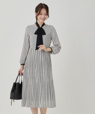 ＜COUP DE CHANCE (Women)＞【ボウ取外し可】幾何柄プリーツワンピース（２００２５２７１１３）