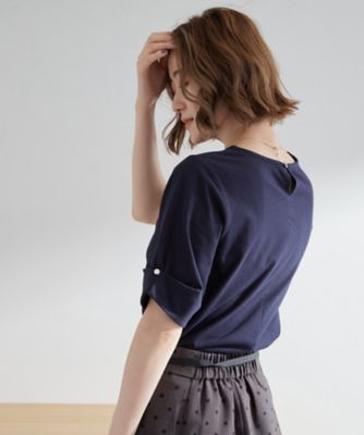 きちんと感と女性らしさ、二の腕カバーが一枚で叶う 袖口パール