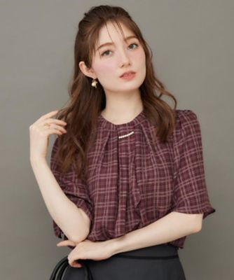 ＜COUTURE BROOCH (Women)＞【着映え・５分袖・通勤】パール調タイチェックプリントブラウス（２００２５３６３２４）